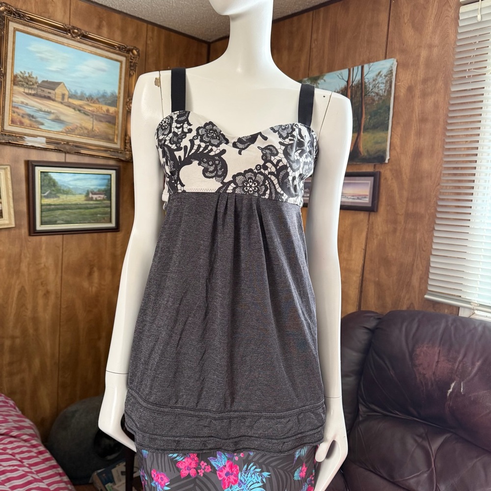Lululemon Tops - Picture 6 of 9